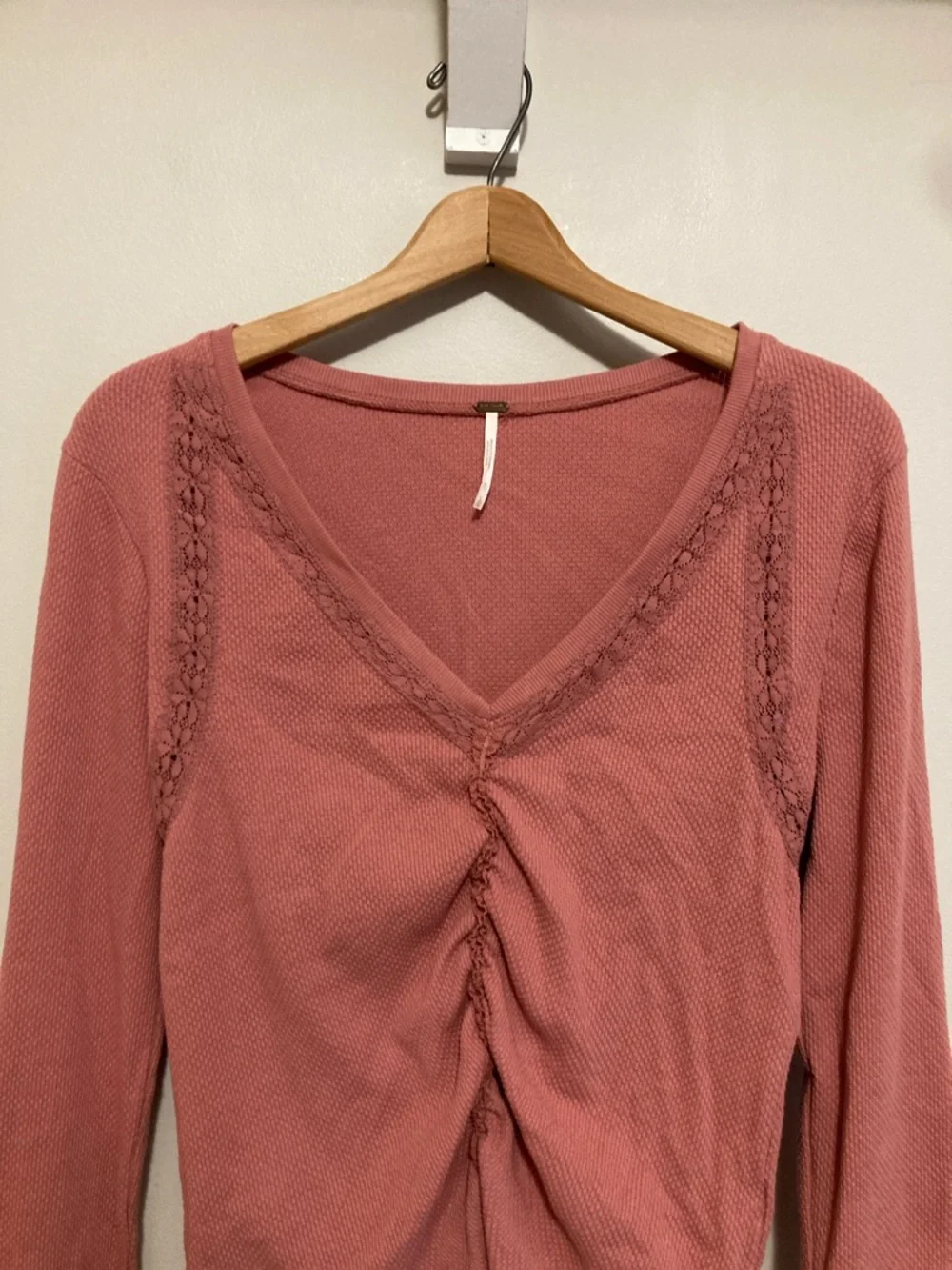 Free People Dusty Rose Pink V-Neck Wear Me Out Ruched Long Sleeve Top Size Large
